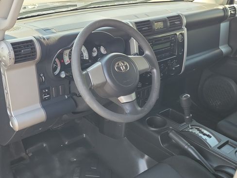 Used 2008 Toyota FJ Cruiser 2WD image 11