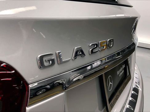Used 2018 Mercedes-Benz GLA 250 image 14