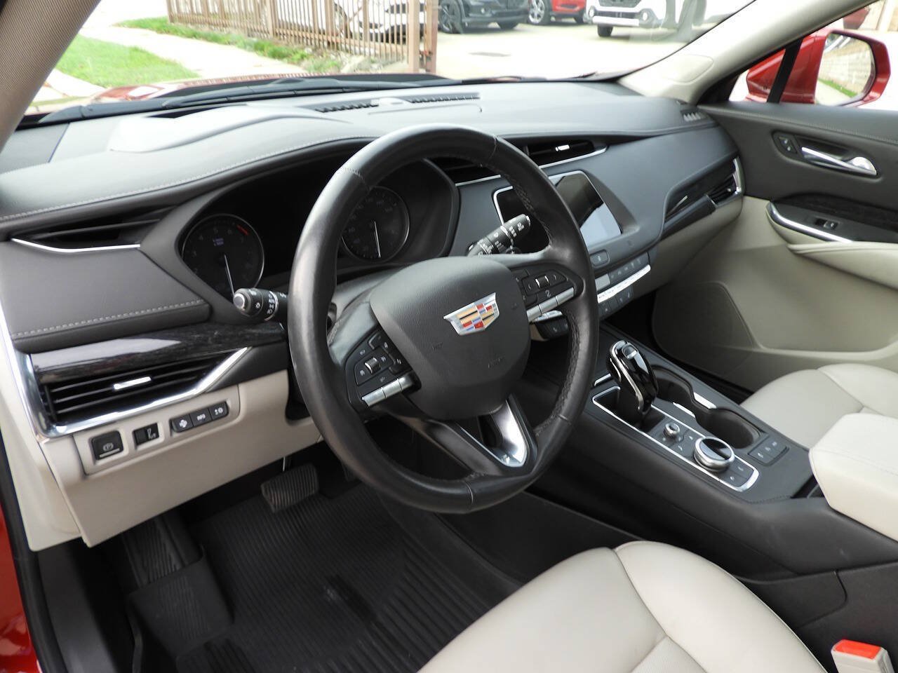 Used 2021 Cadillac XT4 Premium Luxury AWD/4WD image 18