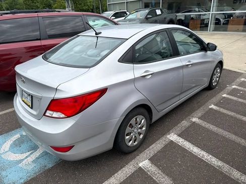Used 2016 Hyundai Accent SE FWD image 13