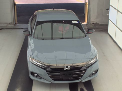Used 2022 Honda Accord Sport image 2