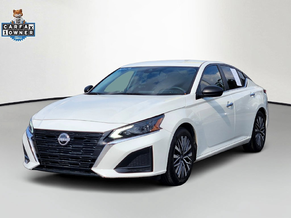 Used 2025 Nissan Altima 2.5 SV FWD image 3