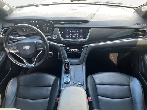 Used 2023 Cadillac XT6 Sport w/ Technology Package image 11