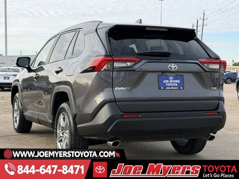 Used 2025 Toyota RAV4 XLE image 7