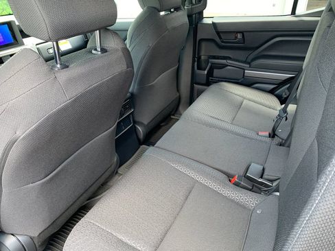New 2026 Toyota 4Runner SR5 AWD/4WD image 13