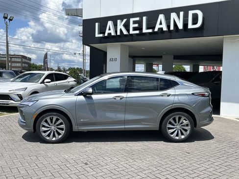 New 2025 Buick Envista Avenir image 3