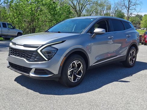 Certified 2024 Kia Sportage LX AWD/4WD image 3