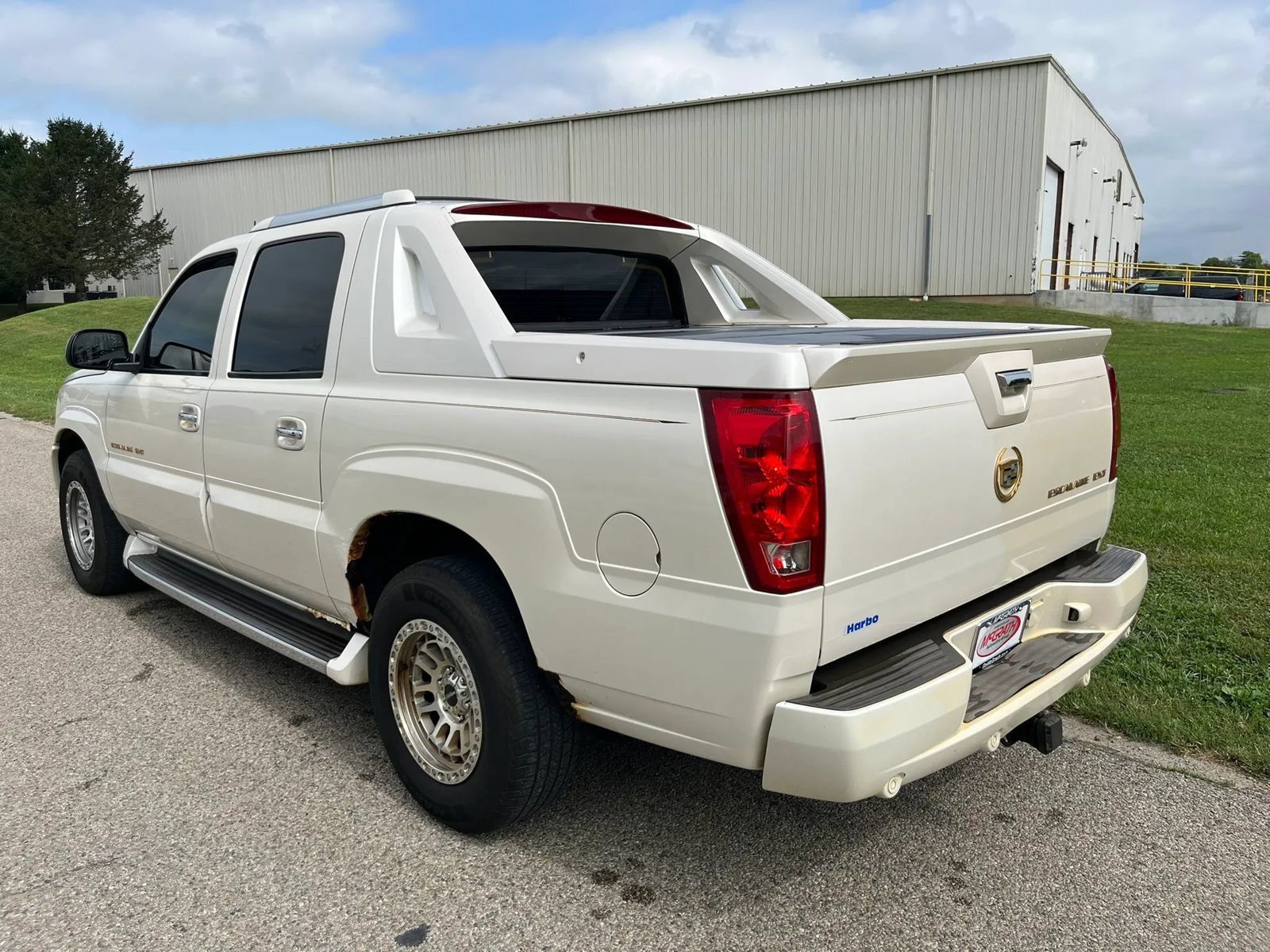 Used 2004 Cadillac Escalade EXT AWD/4WD image 7