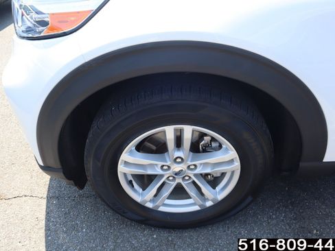 Used 2023 Ford Explorer XLT w/ Equipment Group 202A AWD/4WD image 7