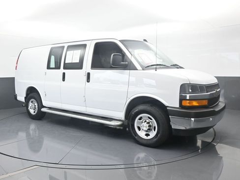 Used 2024 Chevrolet Express 2500 w/ Driver Convenience Package image 8