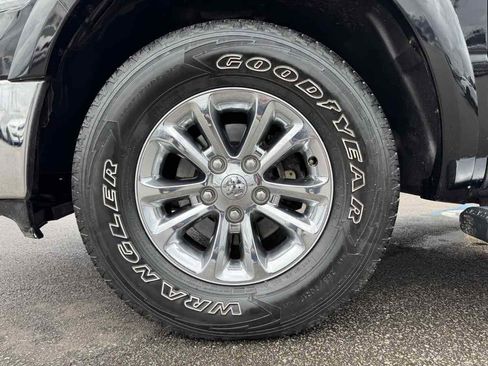 Used 2015 RAM 1500 Laramie AWD/4WD image 9