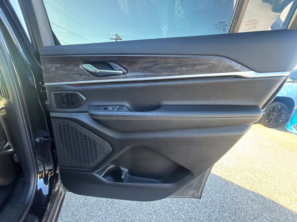 Certified 2026 Jeep Grand Cherokee L Limited AWD/4WD image 25