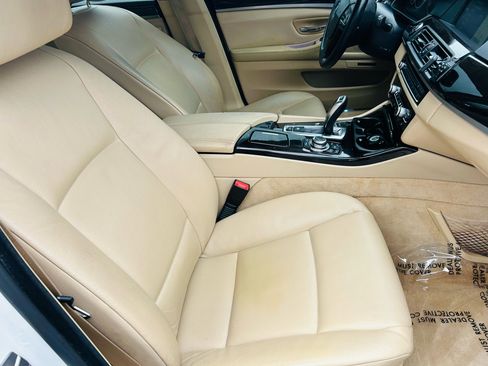 Used 2012 BMW 528i Sedan image 32