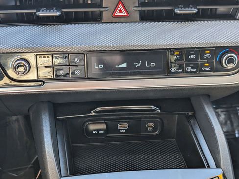 Used 2024 Kia Sportage LX image 21