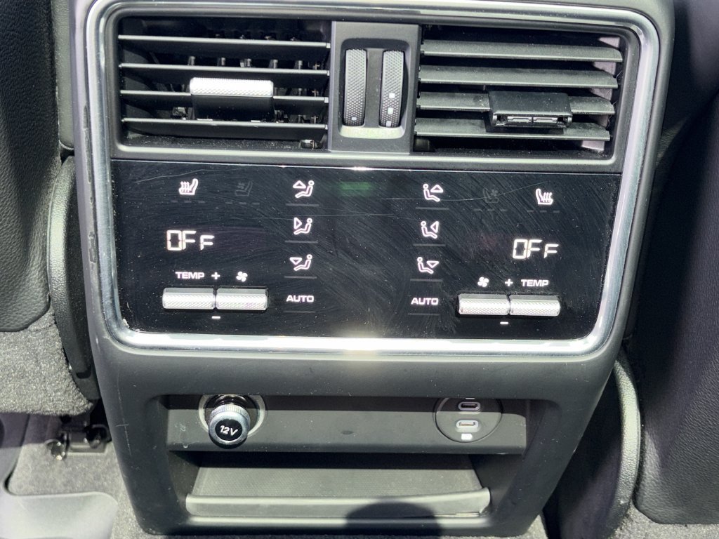 Used 2020 Porsche Cayenne AWD/4WD image 21