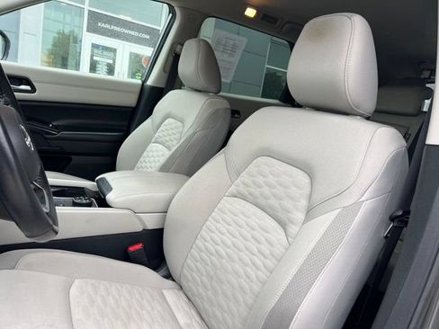 Used 2022 Nissan Pathfinder SV w/ Cargo Package AWD/4WD image 26