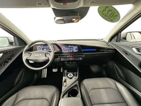 Used 2023 Kia Niro Wave w/ Wave Preserve Package FWD image 10