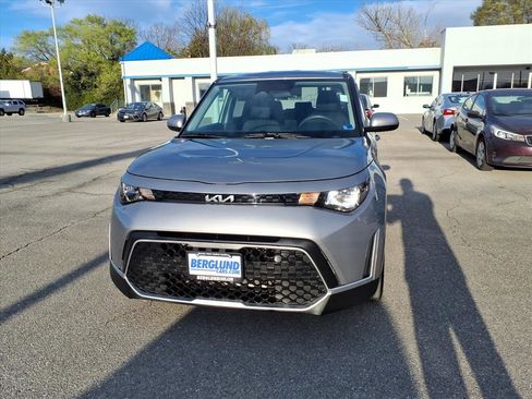 Used 2025 Kia Soul LX w/ LX Technology Package image 9