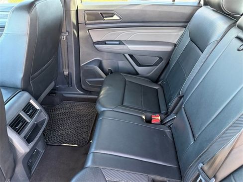 Used 2021 Volkswagen Atlas Cross Sport SE image 29