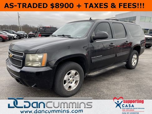 Used 2014 Chevrolet Suburban LT image 1