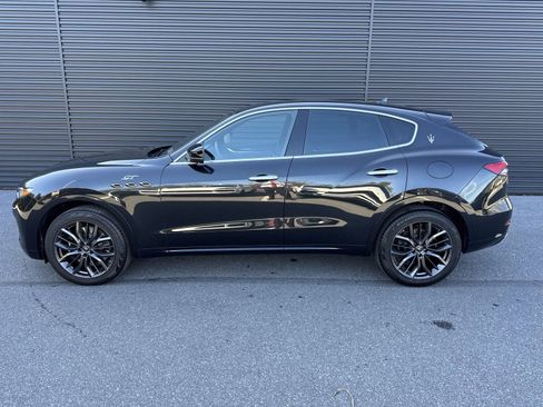 Used 2024 Maserati Levante GT Ultima image 2
