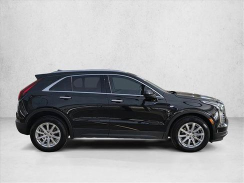 Used 2023 Cadillac XT4 Luxury w/ Cold Weather Package image 2