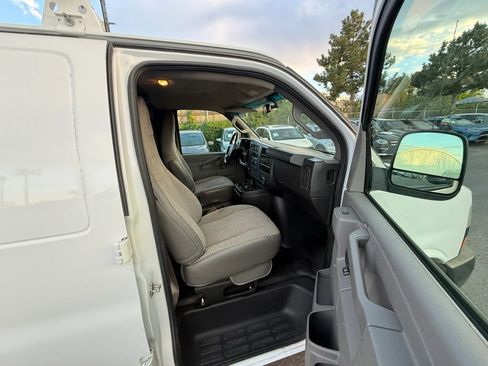 Used 2021 GMC Savana 2500 w/ Driver Convenience Package RWD image 23