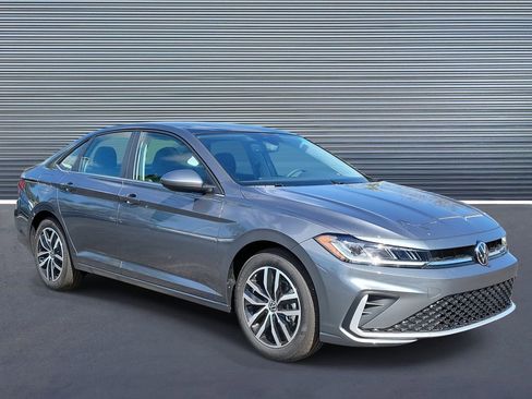 New 2026 Volkswagen Jetta SE image 2