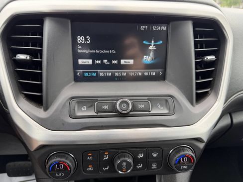 Used 2017 GMC Acadia SLE FWD image 14