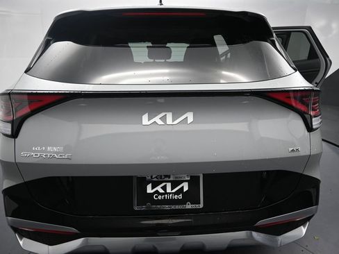 Certified 2023 Kia Sportage SX AWD/4WD image 9