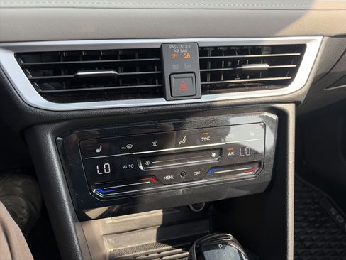 New 2025 Volkswagen Taos SE image 28