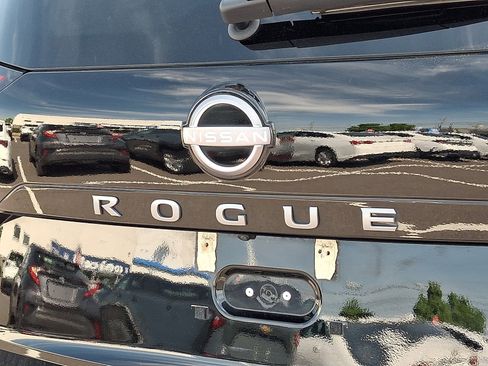 Used 2024 Nissan Rogue SV AWD/4WD image 30