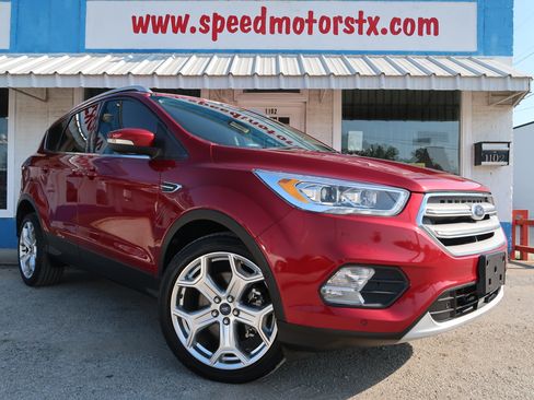 Used 2019 Ford Escape Titanium FWD image 2