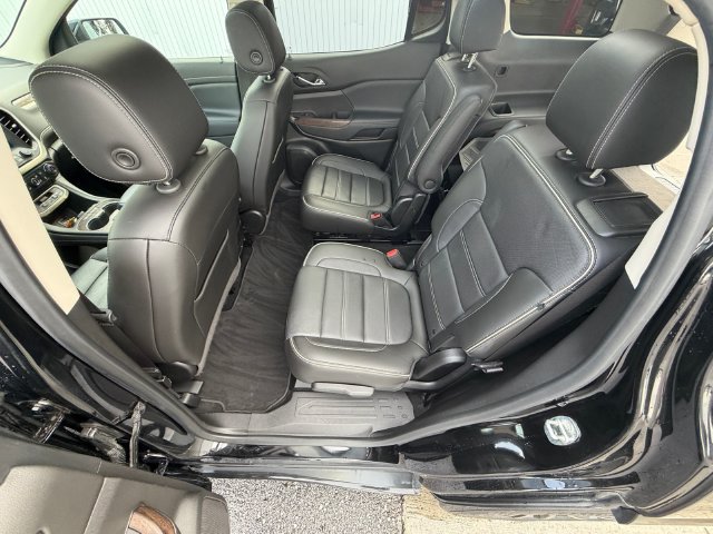 Used 2020 GMC Acadia Denali w/ Technology Package AWD/4WD image 18