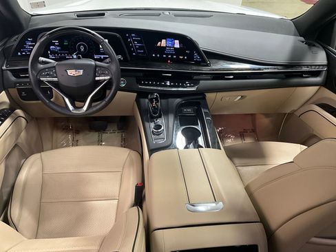 Used 2023 Cadillac Escalade Premium Luxury AWD/4WD image 14