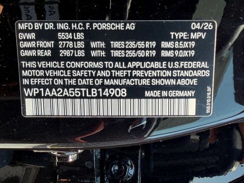 Used 2026 Porsche Macan AWD/4WD image 31