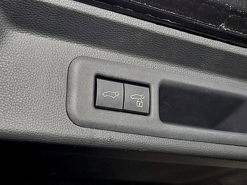 Used 2024 Toyota Sequoia Platinum AWD/4WD image 33