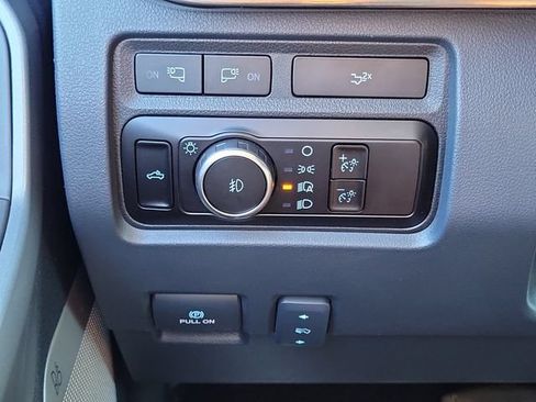 Certified 2023 Ford F250 Lariat w/ Lariat Ultimate Package AWD/4WD image 16