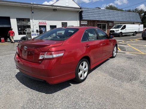 Used 2010 Toyota Camry SE image 5