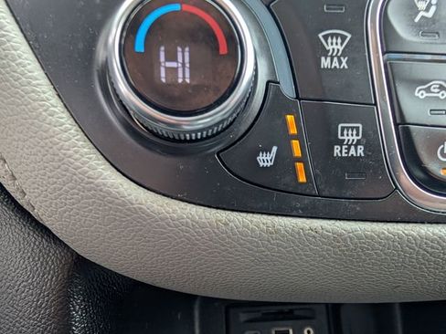 Used 2019 Chevrolet Equinox Premier image 6