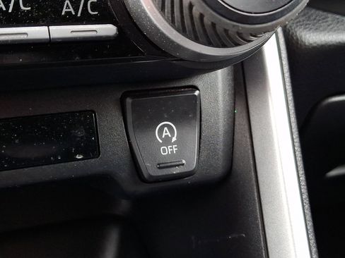 Used 2023 Toyota RAV4 LE AWD/4WD image 22