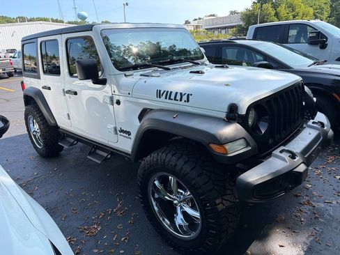 Used 2022 Jeep Wrangler Unlimited Sport AWD/4WD image 2