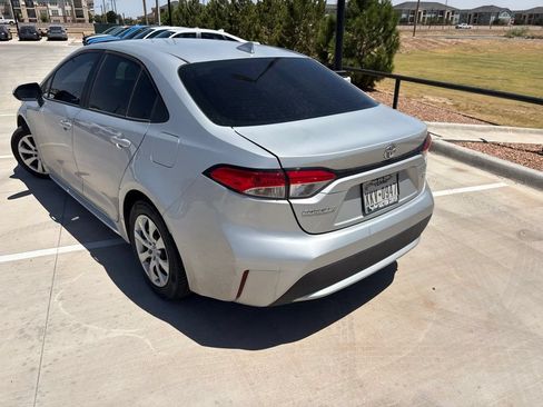 Used 2022 Toyota Corolla LE FWD image 4