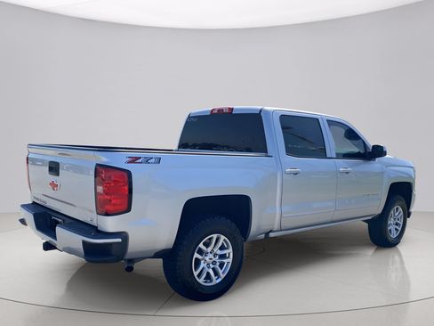 Used 2018 Chevrolet Silverado 1500 LT AWD/4WD image 2