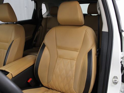 Used 2023 Nissan Rogue Platinum w/ Platinum Premium Package image 17