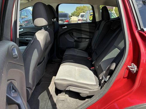 Used 2017 Ford Escape SE FWD image 4