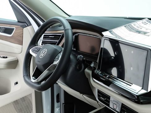 New 2026 Volkswagen Atlas SE image 35