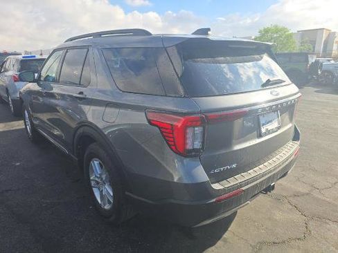 Used 2025 Ford Explorer Active w/ Active Comfort Package RWD image 6