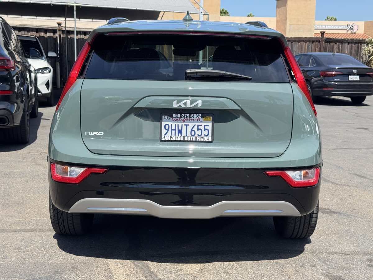 Used 2023 Kia Niro Wind FWD image 13