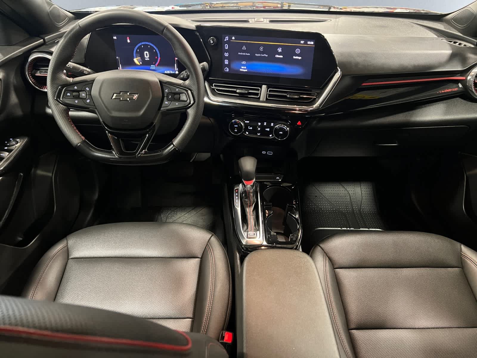 Used 2025 Chevrolet Trax RS w/ Sunroof Package FWD image 10